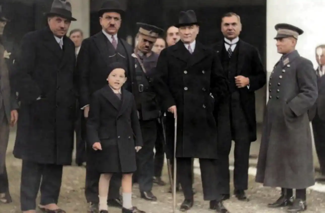 1933 / Turhan Cemal Beriker & Atatürk — Adana