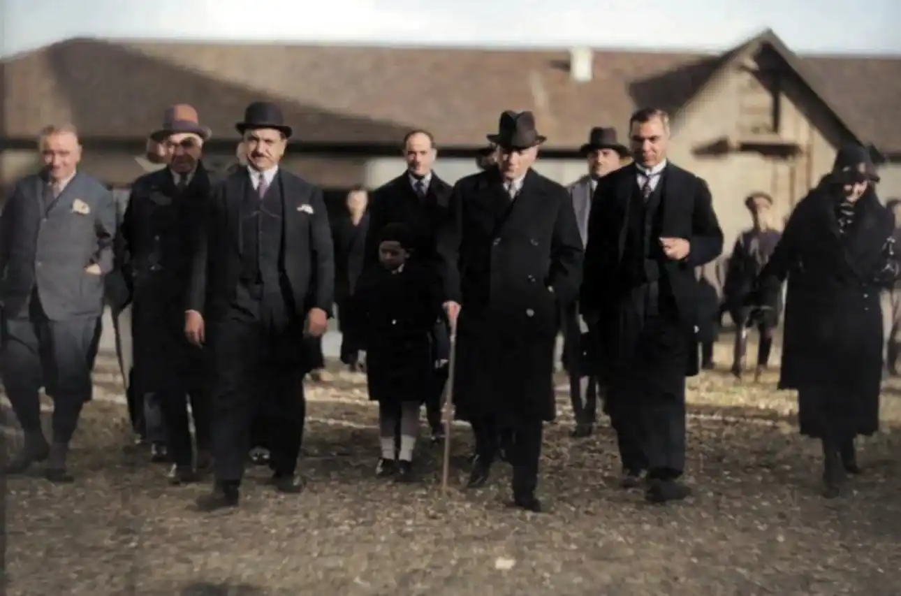 1933 / Turhan Cemal Beriker & Atatürk — Adana
