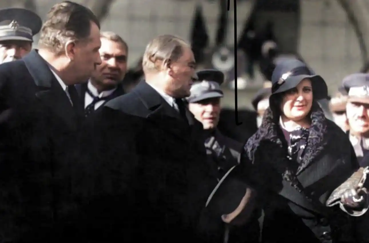1933 / Atatürk in Adana — 6–7 February